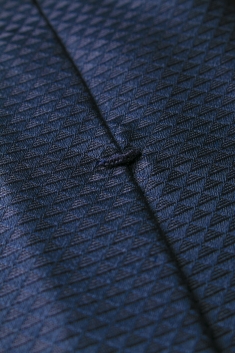 Cravate en soie bleu motifs triangles